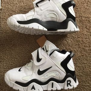 🛑 SOLD 🛑 Men’s Nike air barrage shoes